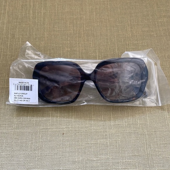 Banana Republic Sunglasses - Picture 1 of 3